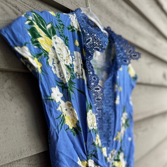 Free People Floral Lace Trim Dress ๐ธ Size 8 Blue Button Front Boho Fit & Flare - Picture 8 of 10